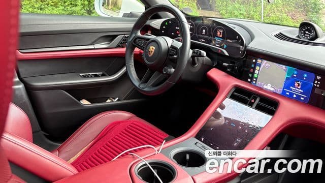 Porsche Taycan 2021 — ფოტო 14/14