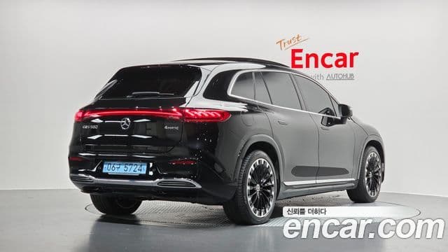 Mercedes-Benz EQS SUV 2023 — Photo 3/33