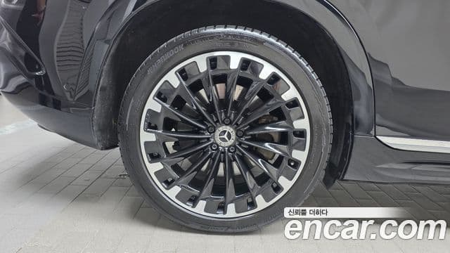 Mercedes-Benz EQS SUV 2023 — Photo 23/33