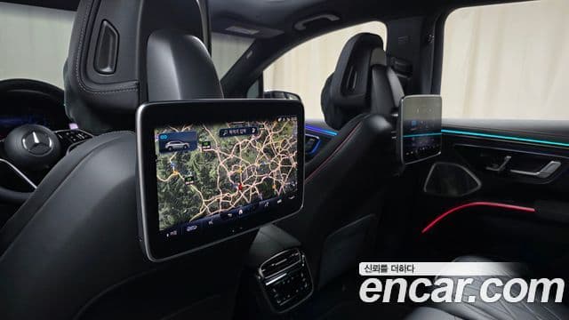Mercedes-Benz EQS SUV 2023 — Photo 10/33