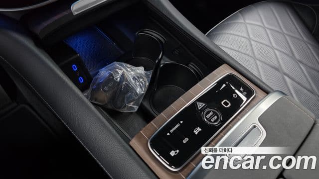 Mercedes-Benz EQS SUV 2023 — Photo 17/33