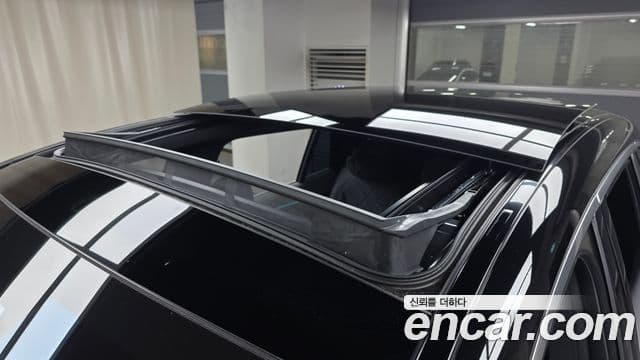Mercedes-Benz EQS SUV 2023 — Photo 8/33