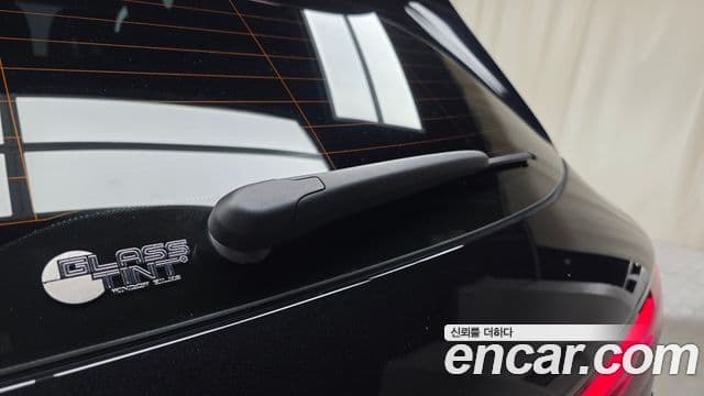 Mercedes-Benz EQS SUV 2023 — Photo 16/33
