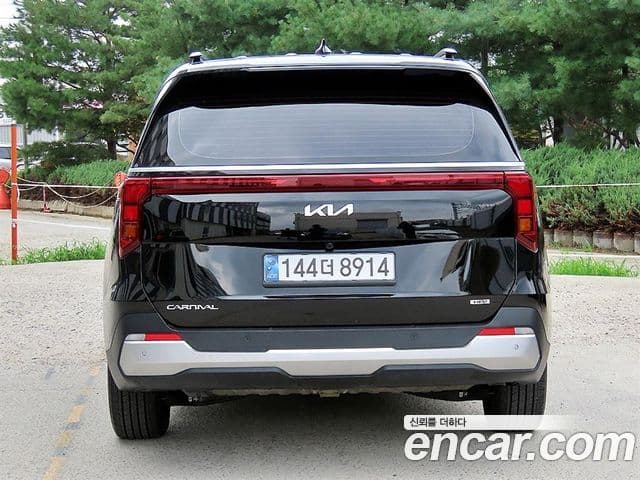 Kia Carnival 2024 — Şəkil 3/20