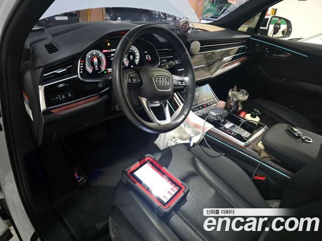 Audi Q7 2021 — Şəkil 6/8