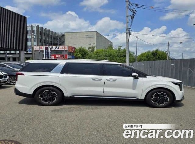 Kia Carnival 2025 — ფოტო 2/18