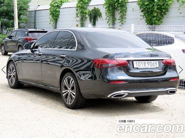 Mercedes-Benz E-Class 2021 — ფოტო 2/20
