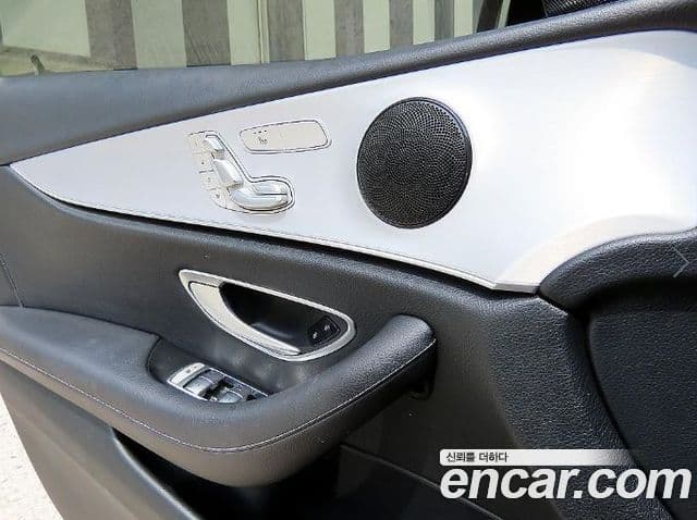 Mercedes-Benz E-Class 2021 — ფოტო 11/20