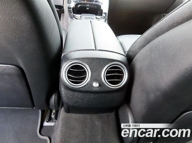 Mercedes-Benz E-Class 2021 — ფოტო 16/20