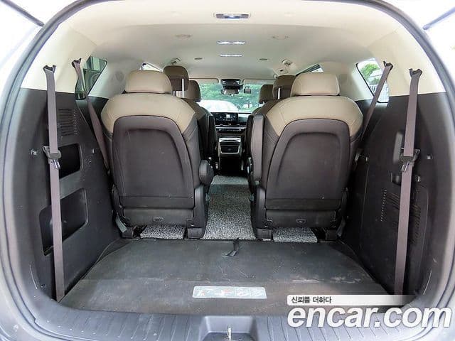 Kia Carnival 2023 — фото 16 из 20