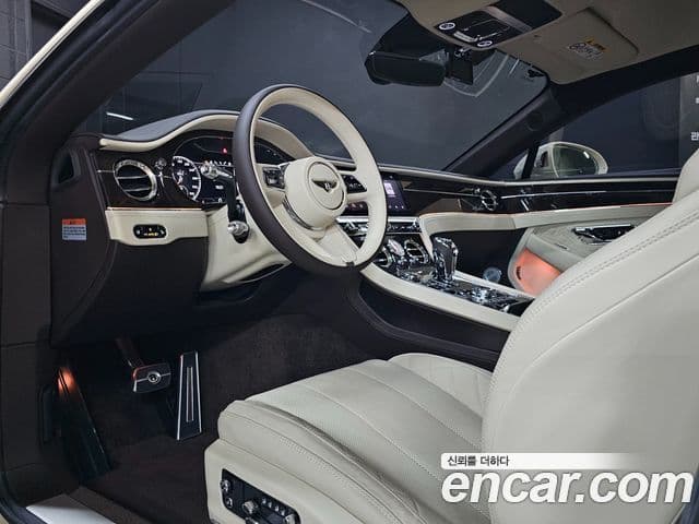 Bentley Continental GT 2023 — ფოტო 11/20