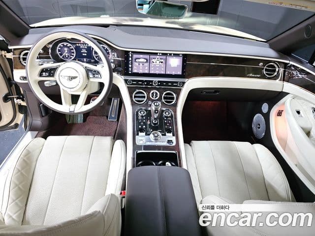 Bentley Continental GT 2023 — фото 15 из 20