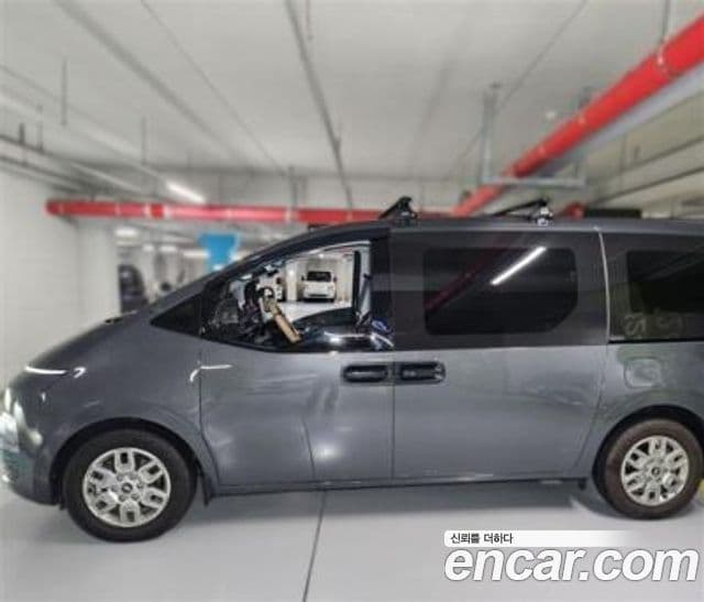 Hyundai Staria 2025 — ფოტო 2/16