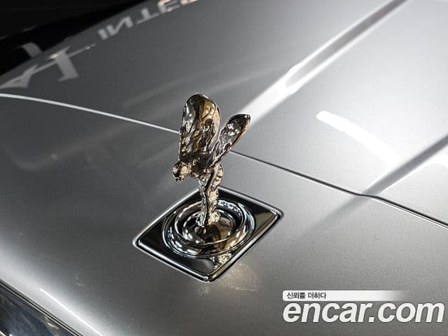 Rolls-Royce Cullinan 2023 — ფოტო 5/20