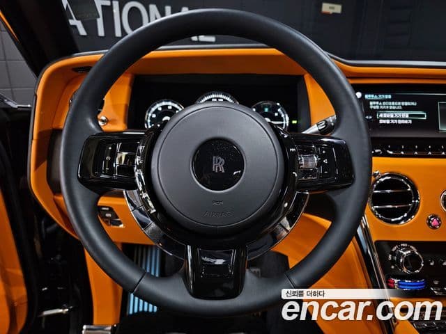 Rolls-Royce Cullinan 2023 — фото 13 из 20