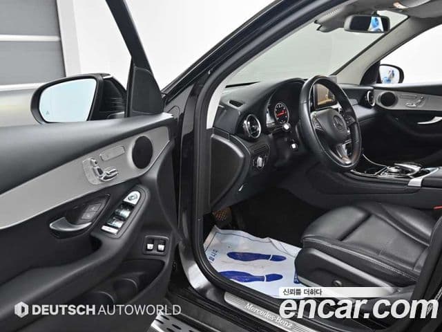 Mercedes-Benz GLC-Class 2018 — Şəkil 10/20