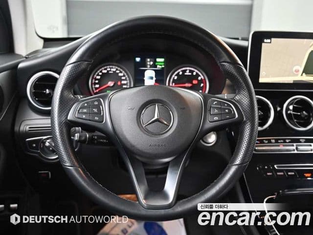 Mercedes-Benz GLC-Class 2018 — Şəkil 12/20