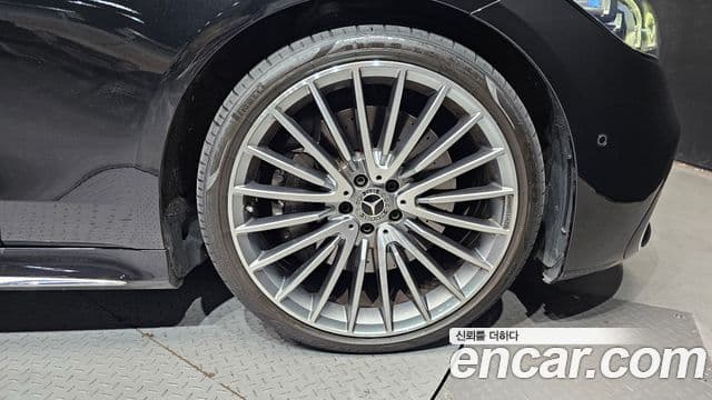 Mercedes-Benz S-Class 2024 — Photo 16/31