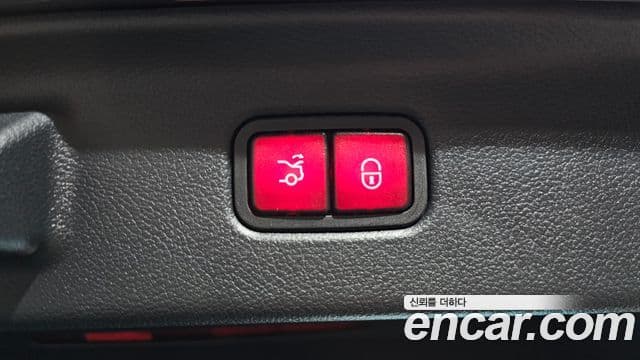 Mercedes-Benz S-Class 2024 — Photo 10/31
