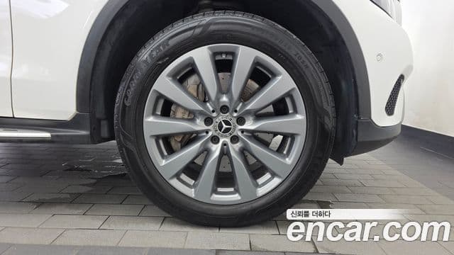 Mercedes-Benz GLC-Class 2018 — Şəkil 14/30
