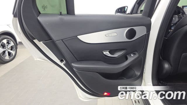 Mercedes-Benz GLC-Class 2018 — Şəkil 7/30