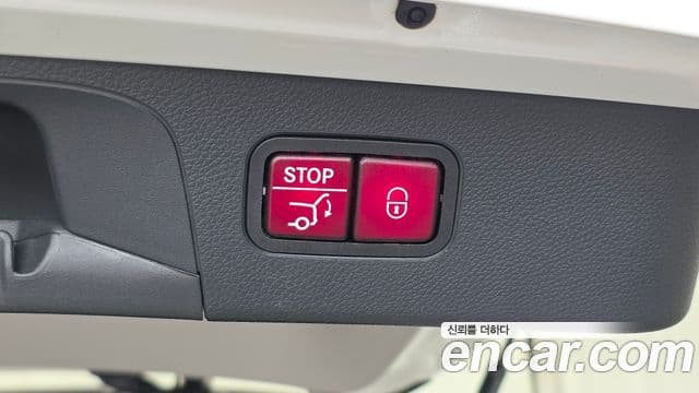Mercedes-Benz GLC-Class 2018 — Şəkil 9/30
