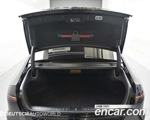 Hyundai Grandeur Hybrid 2023 — ფოტო 19/20