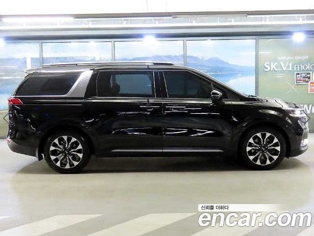 Kia Carnival 2021 — ფოტო 2/20