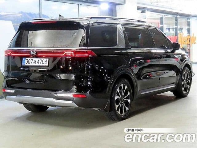 Kia Carnival 2021 — ფოტო 3/20