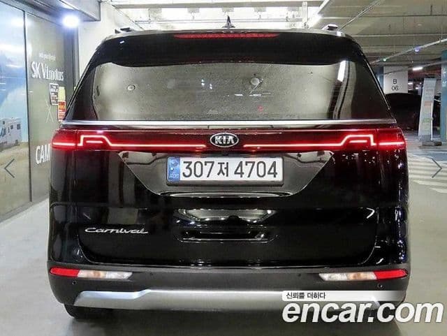 Kia Carnival 2021 — ფოტო 4/20