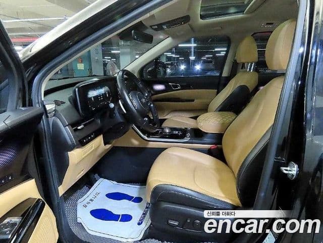 Kia Carnival 2021 — ფოტო 5/20