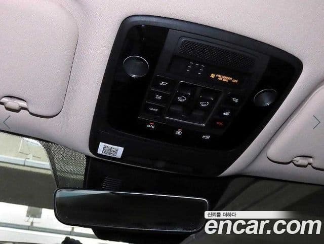 Kia Carnival 2021 — ფოტო 13/20
