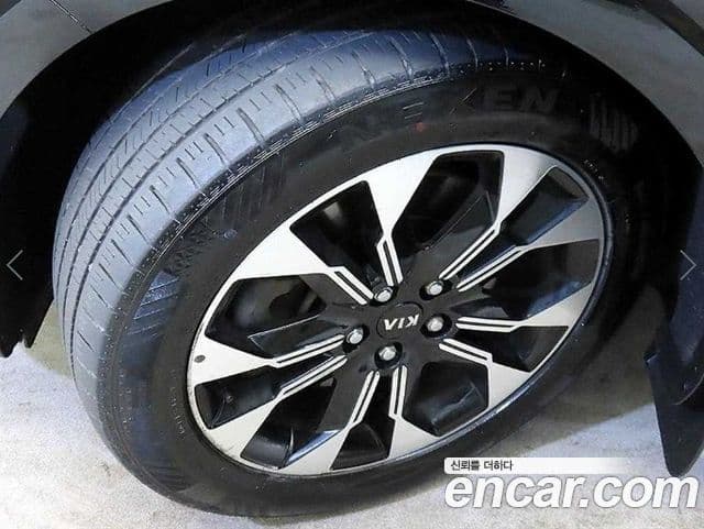 Kia Carnival 2021 — ფოტო 20/20