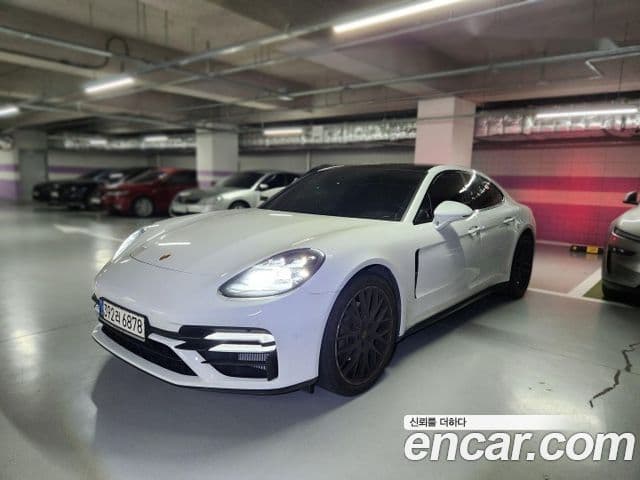 Porsche Panamera 2021 — ფოტო 15/19