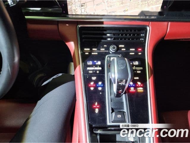 Porsche Panamera 2021 — ფოტო 10/19
