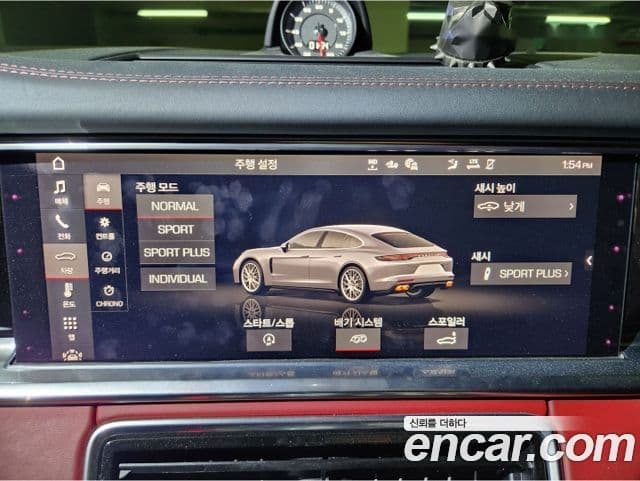 Porsche Panamera 2021 — ფოტო 18/19
