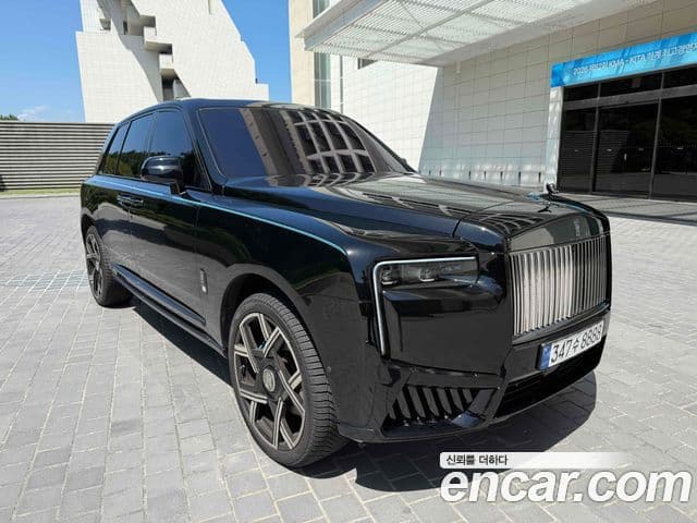 Rolls-Royce Cullinan 2023 — ფოტო 2/19