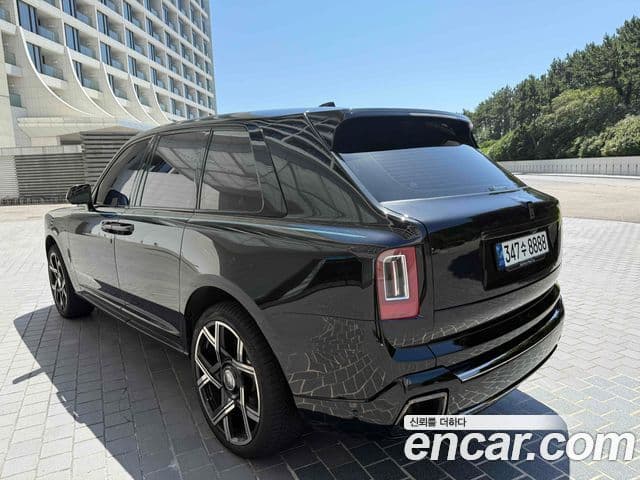 Rolls-Royce Cullinan 2023 — фото 5 из 19