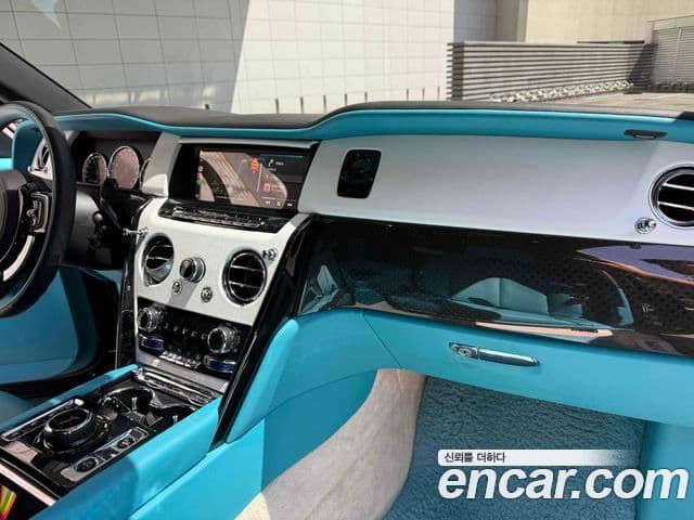 Rolls-Royce Cullinan 2023 — ფოტო 11/19