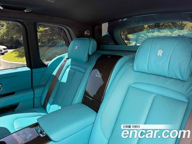 Rolls-Royce Cullinan 2023 — фото 12 из 19