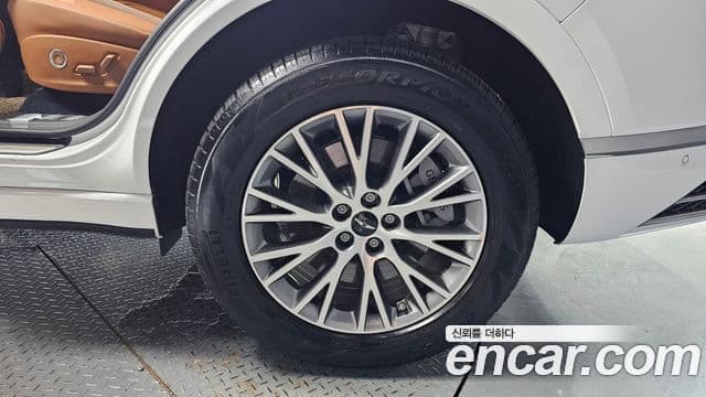 Genesis GV80 2024 — Photo 17/30