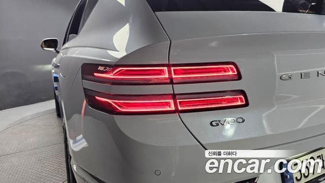 Genesis GV80 2024 — Photo 15/30