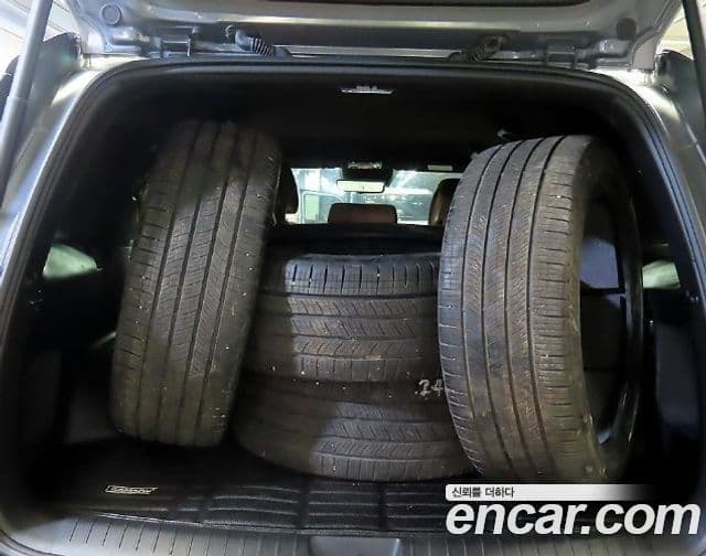 Hyundai Santa Fe 2023 — Şəkil 19/20