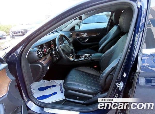 Mercedes-Benz E-Class 2018 — Şəkil 16/20