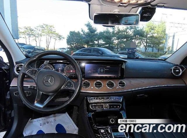 Mercedes-Benz E-Class 2018 — Şəkil 13/20