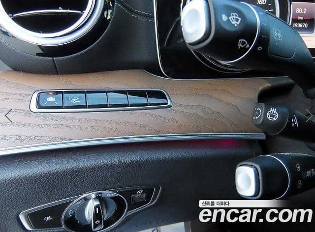 Mercedes-Benz E-Class 2018 — Şəkil 8/20