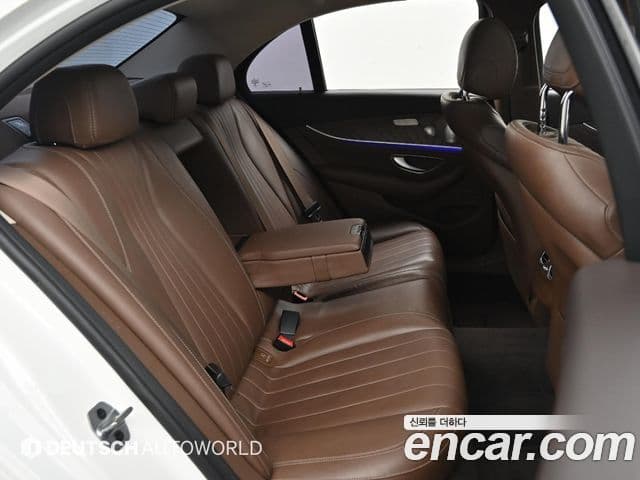 Mercedes-Benz E-Class 2018 — Şəkil 11/20