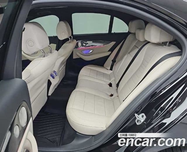 Mercedes-Benz E-Class 2023 — Şəkil 11/17