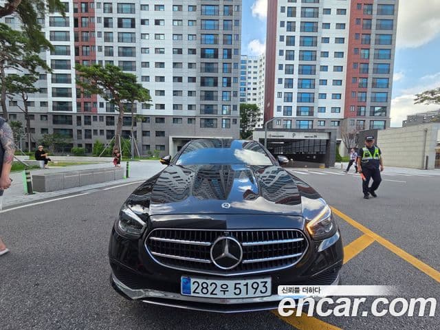 Mercedes-Benz E-Class 2021 — Şəkil 2/17