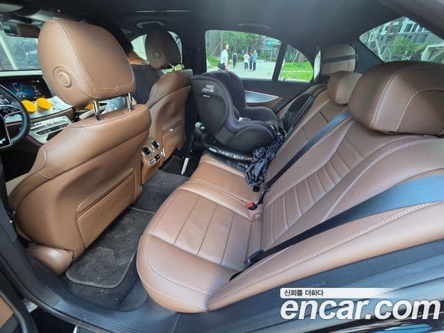 Mercedes-Benz E-Class 2021 — ფოტო 13/17